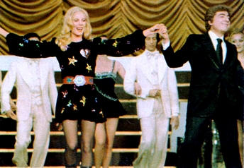 Sylvie Vartan,  robe  Yves Saint Laurent, 1975
