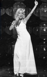 Sylvie Vartan chante "Bye bye Leroy brown", 1974 