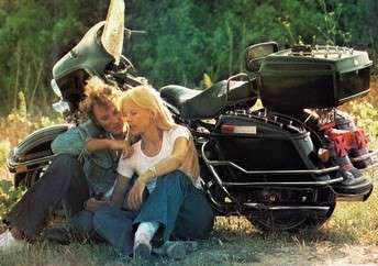 Sylvie Vartan, Johnny Hallyday, ballade en moto, 1978