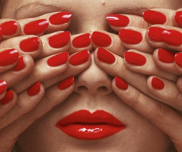 Photo de Guy Bourdin publiée dans Vogue Paris