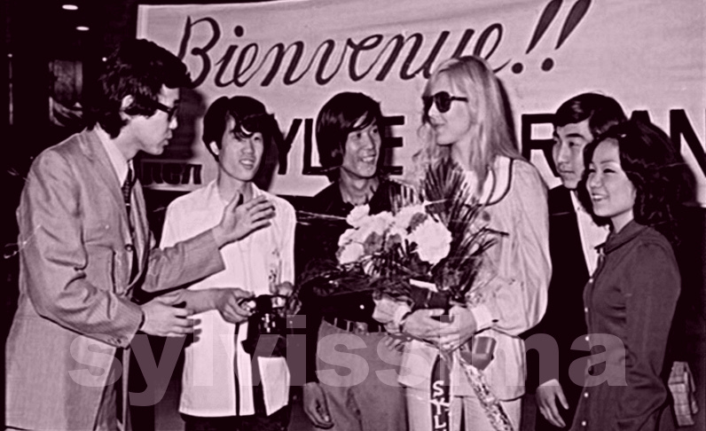 Sylvie Vartan arrive à Tokyo en mai 1972