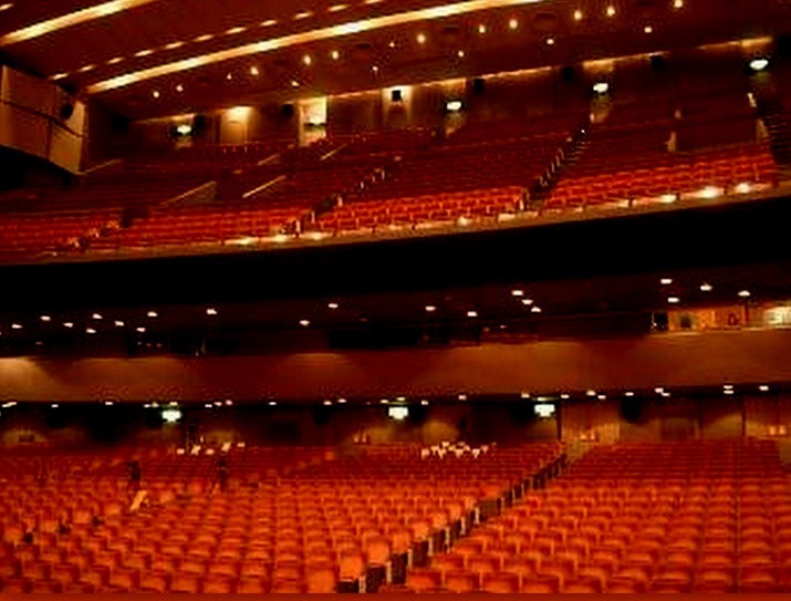 Kosei Nenkin Kaikan Large Hall : la salle