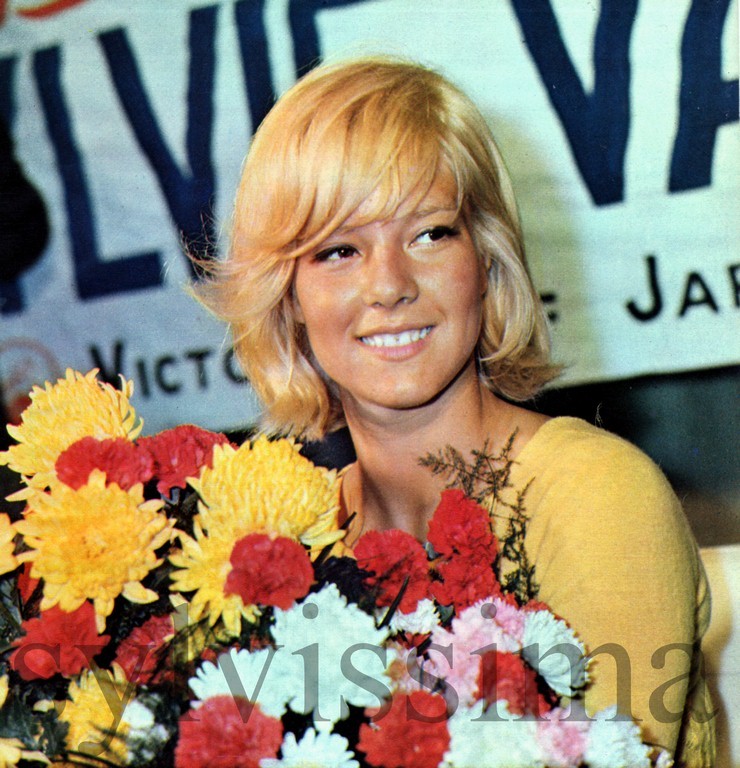 Sylvie Vartan Tokyo-Haneda Conférence de presse 7 mai 1965