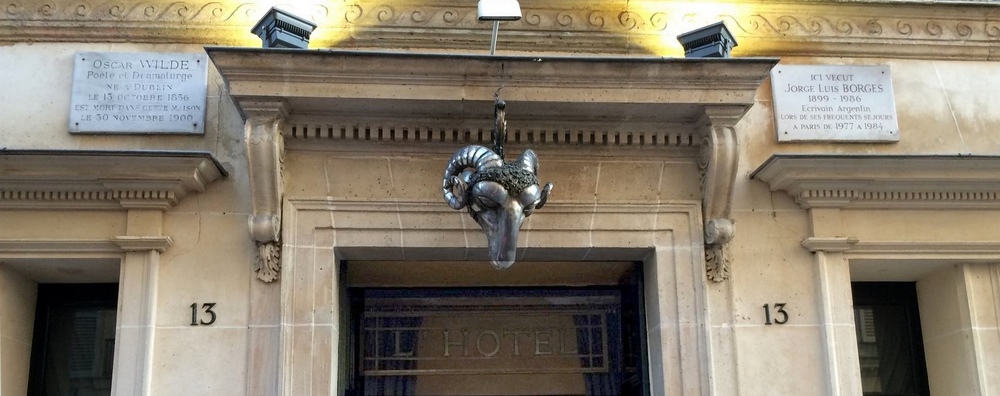 Façade de l'Hotel 15 rue des Beaux-Arts à Paris