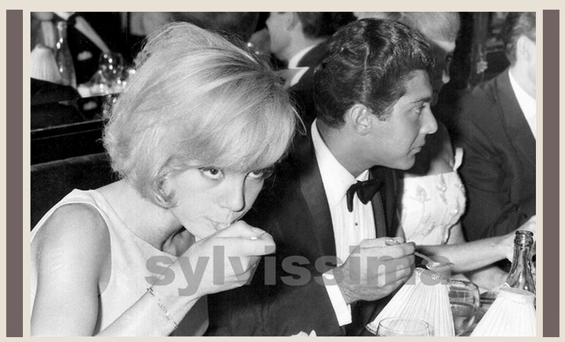 Sylvie Vartan et Paul Anka chez Maxim's, 1964