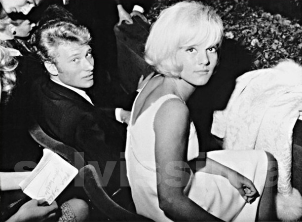 Sylvie Vartan en robe Real et Johnny Hallyday à la soirée "D'où viens-tu Johnny" 1963