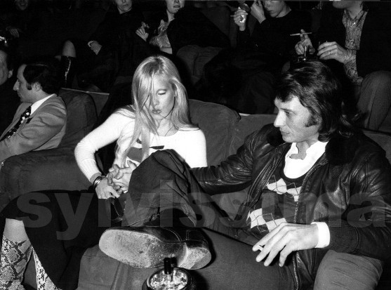 Sylvie Vartan et Johnny Hallyday  à la première de Love Story" 1971