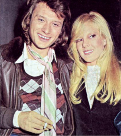 Sylvie Vartan et Johnny Hallyday dans un night-club de Rome 1971