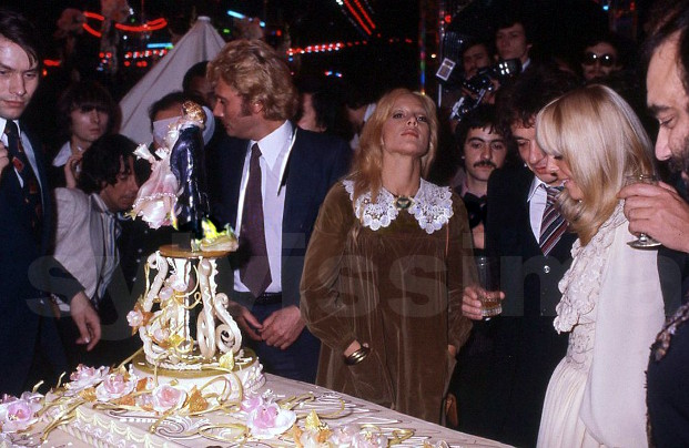 Sylvie Vartan au mariage de Michel Sardou et Elizabeth Hass, le 14 octobre 1977 à l'Elysée Matignon