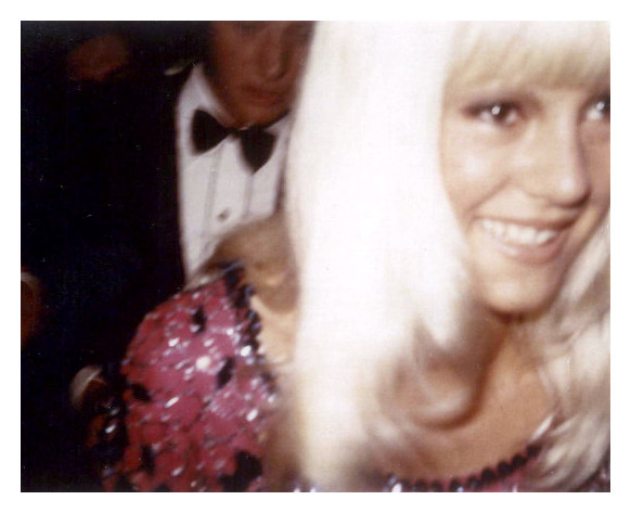 Sylvie Vartan en Saint Laurent lors de la Première de Sammy Davis Jr à l'Olympia 1967.