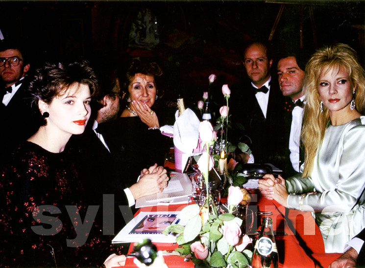 Dîner de gala organisé par l'Association des Artistes contre le Sida le 25 novembre 1985