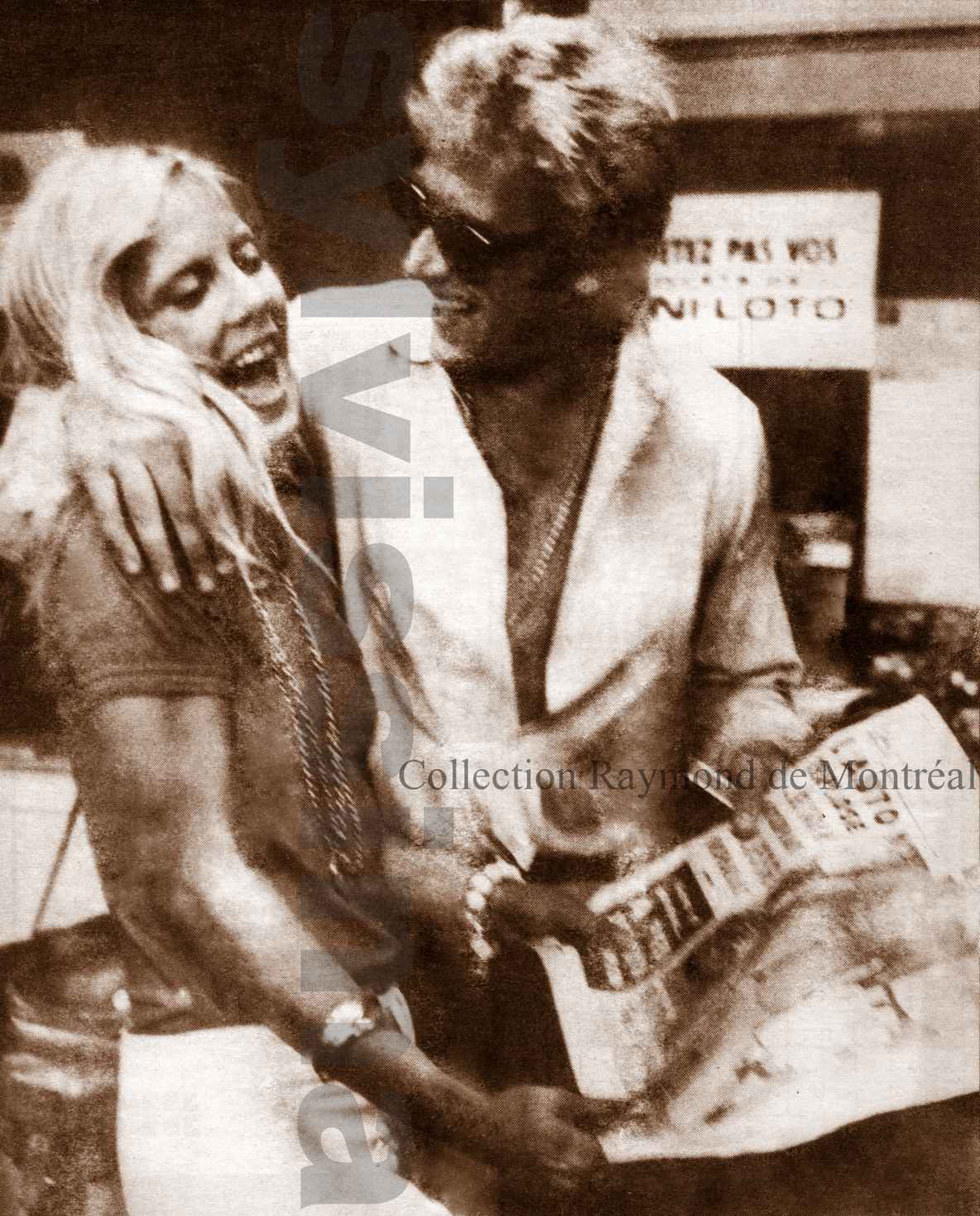 Sylvie Vartan fou rire avec Johnny Hallyday Montréal 1975