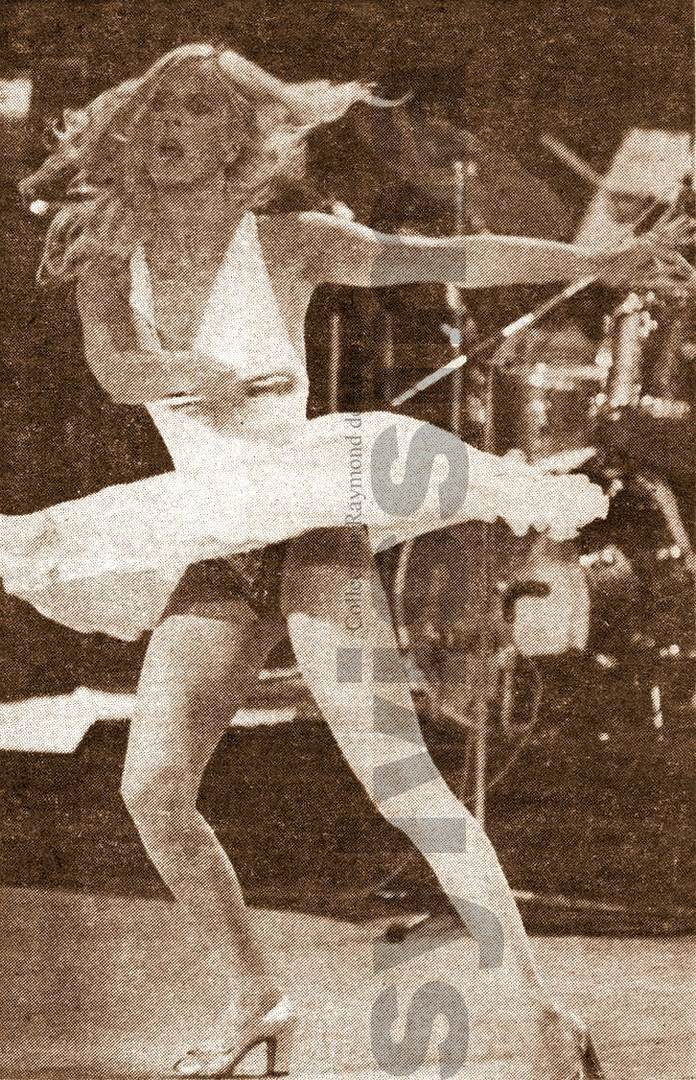 Sylvie Vartan se déchaine sur scène au Québec 1975