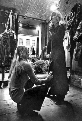 Sylvie Vartan shopping à New-York 1970