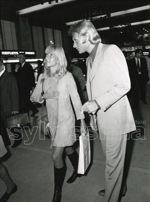  Sylvie Vartan  et   Johnny Hallyday débarquent à Orly en provenance de Rio de Janeiro le 25 janvier 1969