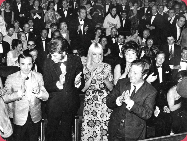  Charles Aznavour, Johnny et Sylvie, Régine à la premier de Sammy Davis Junior à l'Olympia, 2 juin 1967